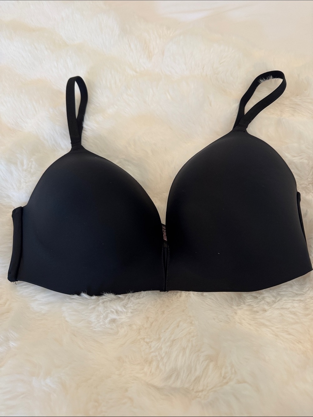 NWT Victoria's Secret Black Molded T-Shirt Bra